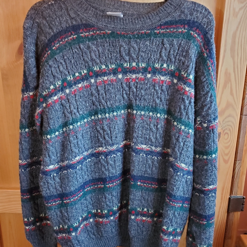 Vintage sweater (oversized or plus)